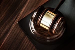 How much do defense attorneys make?