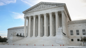 How does a FISA court work? 